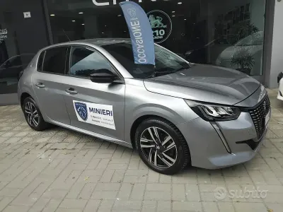Usata Peugeot 208 Allure 102 CV (75 kW) 2022 Grigio Utilitaria