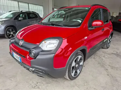 Usata Fiat Panda Cross Cross 69 CV (50 kW) 2025 Rosso Utilitaria