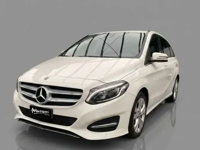 Usata Mercedes B180 109 CV (80 kW) 2017 Bianco past. Utilitaria