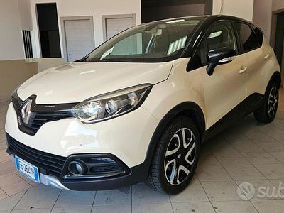 Usata Renault Captur Intens 90 CV (66 kW) 2016 Beige SUV