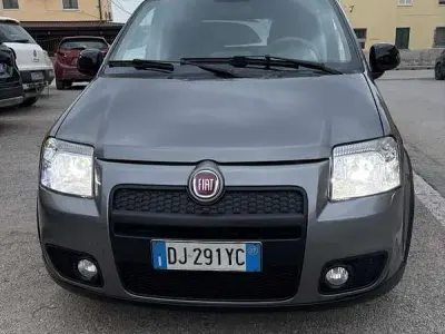 Usata Fiat Panda 101 CV (74 kW) 2007 Utilitaria