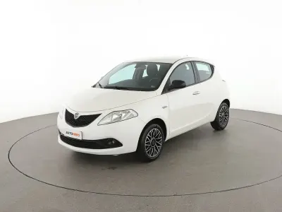 Usata Lancia Ypsilon Gold 70 CV (51 kW) 2019 Bianco Utilitaria