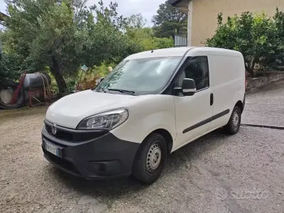 Usata Fiat Doblò 105 CV (77 kW) 2017 Bianco Monovolume