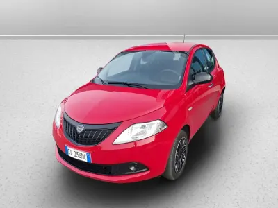 Usata Lancia Ypsilon S 70 CV (51 kW) 2024 Rosso Utilitaria