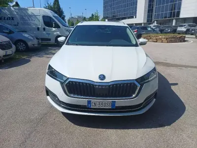 Usata Skoda Octavia Style 150 CV (110 kW) 2023 Bianco Station wagon