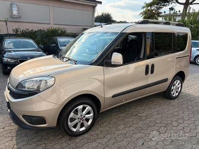 Occasion Fiat Doblò Lounge 120 ch (88 kW) 2015 Gris Monospace