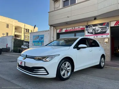 Usata VW Golf VIII Style 116 CV (85 kW) 2022 Bianco Berlina