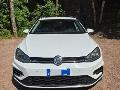 Usata VW Golf VII R-line 150 CV (110 kW) 2019 Bianco Station wagon