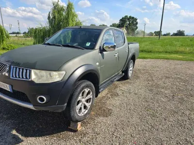 Usata Mitsubishi L200 Intense+ 178 CV (130 kW) 2010 Verde Pick-up
