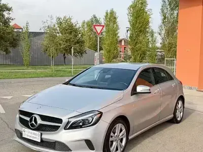 Usata Mercedes A200 136 CV (100 kW) 2017 Grigio Utilitaria