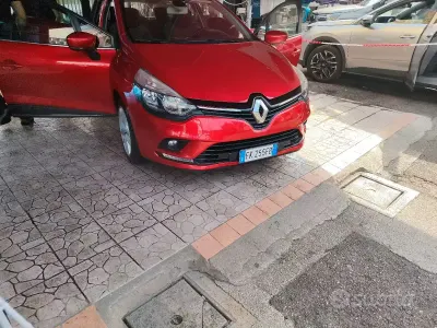 Usata Renault Clio 90 CV (66 kW) 2017 Rosso Station wagon