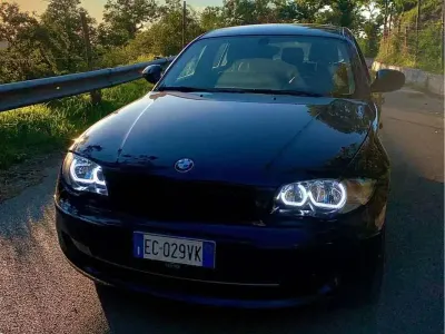 Usata BMW 118 143 CV (105 kW) 2010 Blu/azzurro Utilitaria