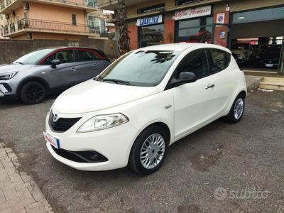 usata Lancia Ypsilon Ypsilon1.0 firefly hybrid Gold iva esposta