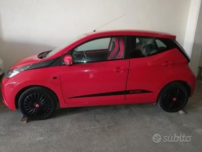 Usata Toyota Aygo 69 CV (50 kW) 2014 Rosso Utilitaria