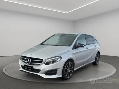 Begagnad Mercedes B200 136 HK (100 kW) 2018 Minibuss