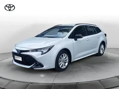 Nuova Toyota Corolla Active 140 CV (102 kW) 2026 Grigio Station wagon
