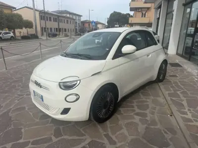 Second-hand Fiat 500e Icon 42 kW (58 CP) 2021 Alb Hatchback