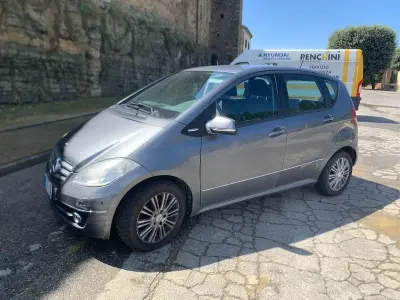 Usata Mercedes A180 109 CV (80 kW) 2009 Grigio Berlina