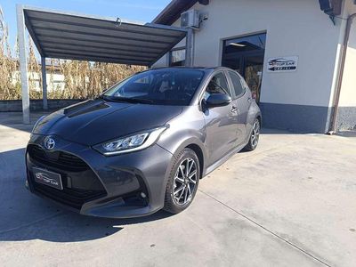 Usata Toyota Yaris Hybrid Trend 92 CV (67 kW) 2022 Grigio Berlina