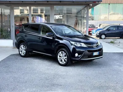 Usata Toyota RAV4 150 CV (110 kW) 2015 Nero SUV