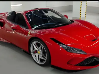 Usata Ferrari F8 721 CV (530 kW) 2021 Rosso Berlina