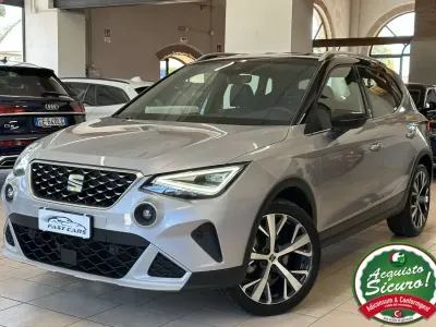 Usata Seat Arona Xperience 95 CV (69 kW) 2023 Argento SUV