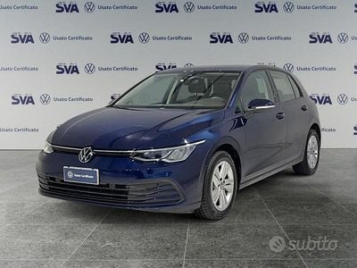 Usata VW Golf VIII Life 110 CV (80 kW) 2023 Blu Berlina