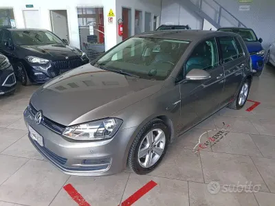 Usata VW Golf VII Highline 110 CV (80 kW) 2016 Grigio Berlina