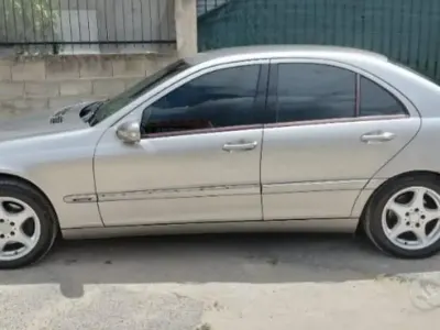 Usata Mercedes C220 Elegance 150 CV (110 kW) 2004 Grigio