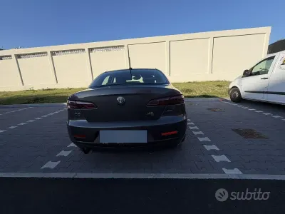 Usata Alfa Romeo 159 170 CV (125 kW) 2010 Grigio Berlina