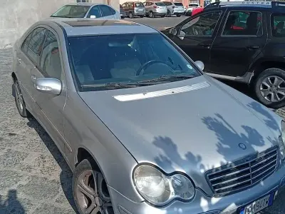 Usata Mercedes C220 170 CV (125 kW) 2003 Berlina