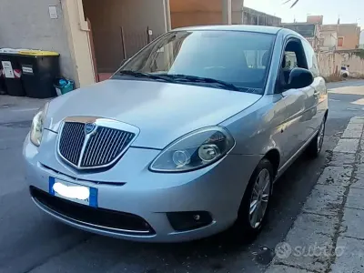 Usata Lancia Ypsilon 69 CV (50 kW) 2011 Grigio Utilitaria