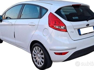 Usata Ford Fiesta 96 CV (70 kW) 2009 Bianco Utilitaria