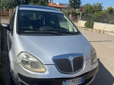 Usata Lancia Musa 90 CV (66 kW) 2006 Grigio Monovolume