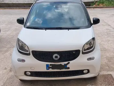 Usata Smart ForFour Prime 71 CV (52 kW) 2016 Nero Utilitaria