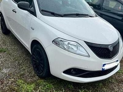 Usata Lancia Ypsilon 60 CV (44 kW) 2020 Bianco Utilitaria