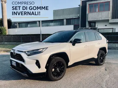 Usata Toyota RAV4 Hybrid Style 218 CV (160 kW) 2023 Bianco SUV