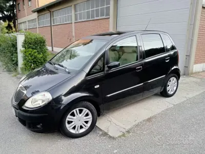 Usata Lancia Musa 95 CV (69 kW) 2005 Nero Monovolume
