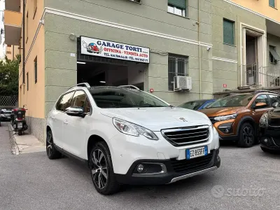 Usata Peugeot 2008 S 120 CV (88 kW) 2015 Bianco SUV