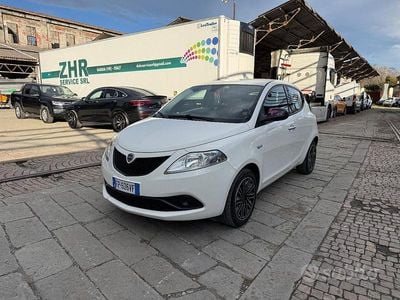Begagnad Lancia Ypsilon Silver 69 HK (50 kW) 2018 Vit Halvkombi