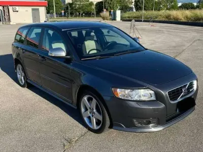 Usata Volvo V50 R-Design 179 CV (131 kW) 2010 Grigio Station wagon