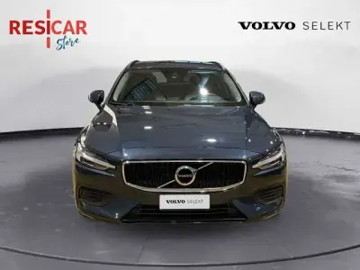 Usata Volvo V60 145 CV (106 kW) 2022 Blu Station wagon