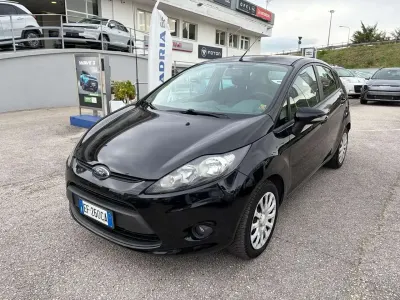 Usata Ford Fiesta 69 CV (50 kW) 2010 Nero Utilitaria