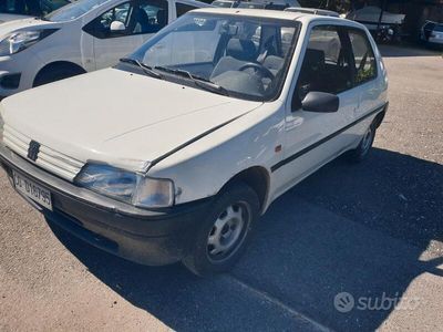 usata Peugeot 106 benzina neopatentati