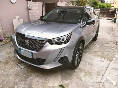Usata Peugeot 2008 110 CV (80 kW) 2021 Grigio SUV
