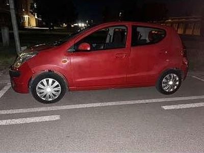 Usata Nissan Pixo 68 CV (50 kW) 2010 Rosso Utilitaria