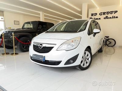 Usata Opel Meriva Cosmo 101 CV (74 kW) 2011 Bianco Monovolume