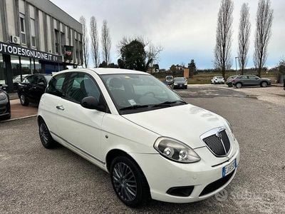 Usata Lancia Ypsilon 69 CV (50 kW) 2011 Bianco Utilitaria