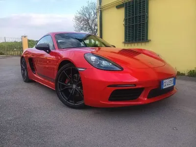 Usata Porsche 718 299 CV (219 kW) 2021 Rosso Coupé