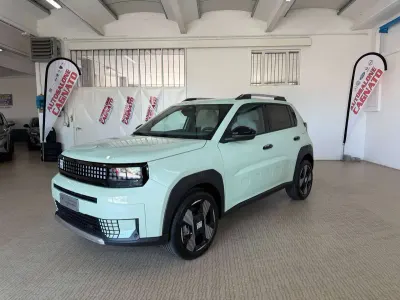Usata Fiat Grande Panda La Prima 101 CV (74 kW) 2025 Azzurro acqua metalizzato Utilitaria